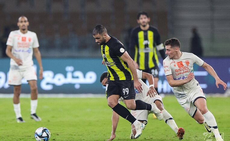 الاتحاد يقلب الطاولة على الفيحاء ويحقق فوزا ثمينا 3-1