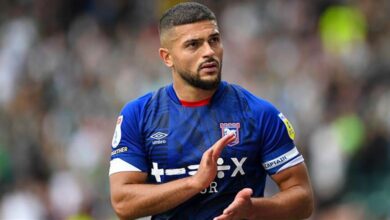 سام مرسي يقود هيديرسفيلد تاون للعودة إلى الدوري الإنجليزي بعد غياب 22 عاما