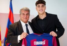 برشلونة يجدد عقد مدافعه الواعد كوبارسي حتى 2027