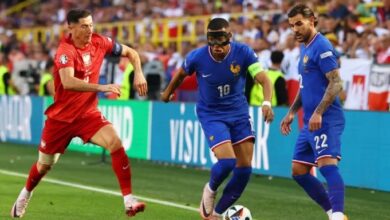 بولندا تتعادل مع فرنسا 1-1 وتحرمها من الصدارة