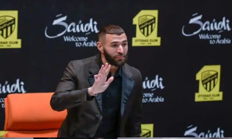 بنزيما يعود للعب في إسبانيا بعد مغادرة ريال مدريد