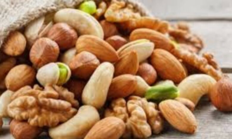 تناول المكسرات